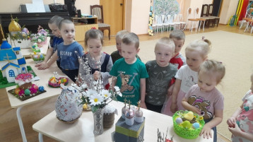 Пасха радость нам несет Пасха радость нам несет.