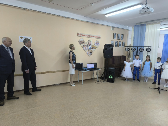 Идти дорогою добра Идти дорогою добра.